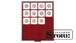 RAUCHGLAS numizmatinė dėžutė su 20 kvadratinėmis kišenėmis, skirtomis 50x50 mm monetų rėmeliams, CARRÉE ir OCTO kapsulėms. Puikus sprendimas monetų kolekcijos saugojimui ir apsaugai.