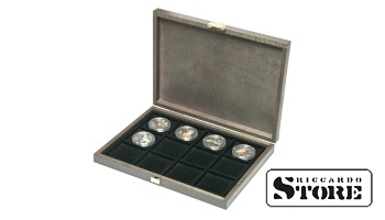 CARUS XM natūralaus medžio dėklas su 12 kvadratinių skyrelių monetoms/monetų kapsulėms iki 52 mm